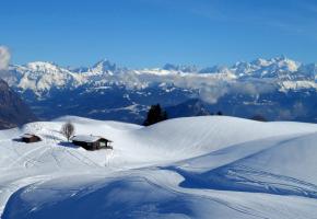 Le Mont Blanc depuis Les Brasses. OT LES BRASSES 