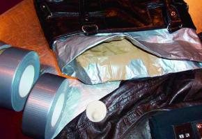 L’objet volé est mis dans un sac tapissé d’alu afin de déjouer les portiques de sécurité. DR 