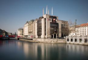 Le quai de l’île, siège de la banque cantonale aujourd’hui. LORIS VON SIEBENTHAL 