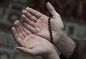 Les nombreuses prières dans un lieu commun sur les lieux de travail dérangent. ISTOCK/IBRAKOVIC 