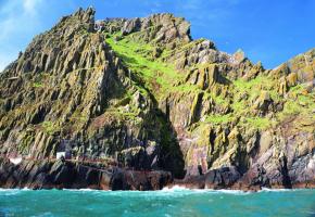 Le fameux Wild Atlantic Way, la côte sauvage de l’ouest irlandais, s’étend sur 2500 kilomètres. Pub à Dingle. L’Irlande compte 3,5 millions de moutons… pour 4,6 millions d’habitants. 