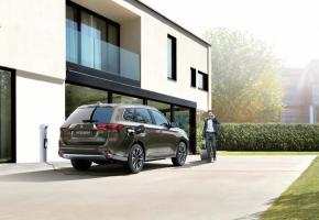  MITSUBISHI - Succès pour l’hybride - DR