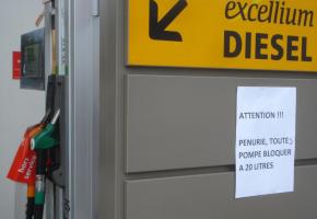 Les habitants du Grand Genève cherchent une station qui propose encore du diesel, questionnent, s’inquiètent... et se dépêchent de faire le plein! DR 