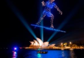 Verra-t-on bientôt un spectacle de drones  au-dessus de la Rade, comme ici ,  au-dessus de l’opéra de Sidney? 123RF