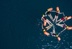 De jeunes Romandes à la conquête de l’Angleterre à la nage, pour la bonne cause. DR 