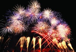 Malgré le climat d’insécurité actuel en France, le plus grand spectacle pyrotechnique d’Europe va bien avoir lieu, ce samedi 6 août sur la baie d’Albigny, à Annecy. LUKASSER 