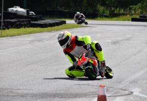  Un pocket biker en pleine action. DR