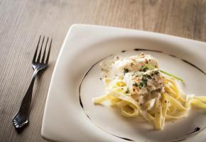  Linguine au crabe, aux courgettes et à la cannelle - ISTOCK/ALEXSALCEDO