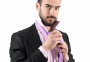 Le nœud de cravate n’aura plus aucun secret pour vous messieurs!  GETTY IMAGES/PANIC ATTACK 