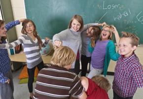 Les communes sont tenues par la Constitution de garantir un accueil parascolaire.  