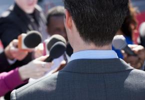 Un politique est en droit de riposter lorsqu’il est attaqué par les médias. GETTY IMAGES/PAUL BRADBURY 