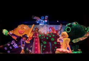 Une comédie musicale colorée et lumineuse pour les enfants. DR 