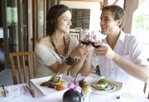 Le vin genevois se déguste. ISTOCK 