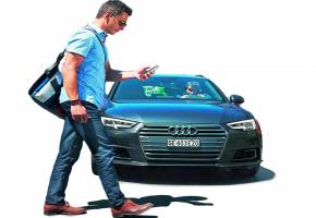 Tapoter sur  son smartphone ou traverser la route; il faut choisir! DR 