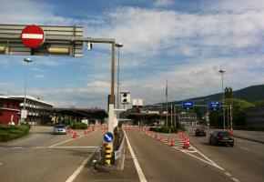 Les vitesses des véhicules à l’entrée de la douane étaient considérablement élevées. DR 