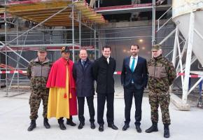 Urs Muller, adjudant sous-officier, Ernest Ducheveu, huissier du Conseil d’Etat,  Serge Dal Busco, Pierre Maudet et Antonio Hodgers, conseillers d’Etat  et Markus Schmid, adjudant major. DR DR