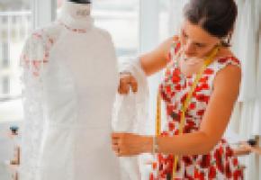 A 32 ans, la styliste Anne-Sophie Villard réalise son rêve. MISSON-TILLE