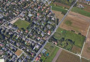 Le terrain B, en zone agricole, se situe à droite de la route de la Capite. DR 