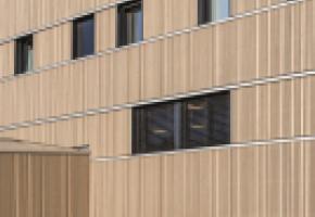 Un bâtiment en bois qui fait la part belle aux énergies renouvelables. LUCA FASCINI 