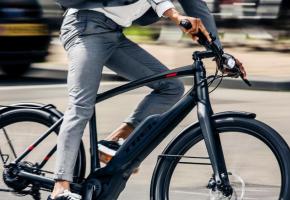 Pour ses déplacements quotidiens, le vélo électrique, c’est pratique. DR 