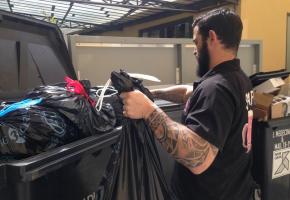 Les petits commerçants sont désormais obligés de stocker leurs déchets dans des locaux  de fortune avant de faire intervenir un transporteur privé pour les collecter. CHRISTINE ZAUGG 