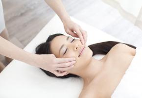 Un moment de détente pour éliminer le stress et retrouver une peau lisse. 123RF/PAYLESSIMAGES 