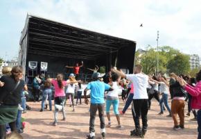 Roller disco, foot de rue, graffitis, flash-mob et bien d’autres animations. C.MEUWLY/VILLE DE GENèVE 