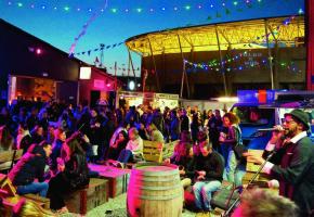 Pour les «Estivales du Village», trois espaces proposent des ambiances différentes pour faire la fête. DR 