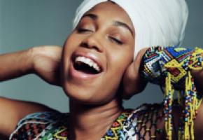 Jazzmeia Horn, l’étoile montante du jazz aux Etats-Unis, chantera le 9 juillet à l’Alhambra.  