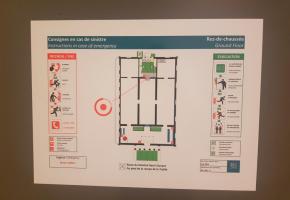 Les consignes de sécurités affichées laissent les visiteurs perplexes. AU