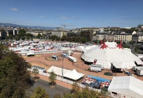 Cette année, Knie a pu installer toutes ses infrastructures sur la Plaine. CHRISTINE ZAUGG