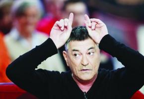 Pour sa dernière tournée, l’humoriste français offre à son public une compilation de ses meilleurs sketches. DR