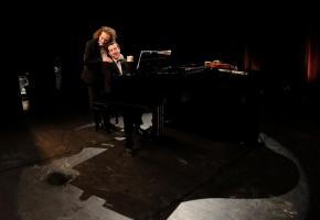 Un univers décalé et clownesque attend les spectateurs. Fous rires garantis! DR