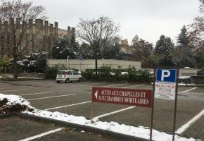 Le parking devant le Centre funéraire et crématoire est dorénavant limité à trois heures. VDY