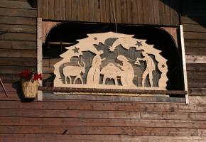 Les crèches sont réalisées par les habitants et les artisans de la commune. DR