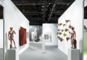 Cette année, artgenève élargit son offre, incluant les arts décoratifs, le design historique