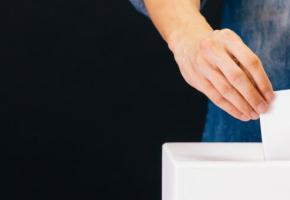 En votant, chaque citoyen constitue une part, certes infime, du pouvoir suprême de décision. 123RF/TWINSTERPHOTO En votant, chaque citoyen constitue une part, certes infime, du pouvoir suprême de décision. 123RF/TWINSTERPHOTO
