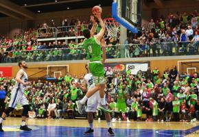 Un match tout en vert pour promouvoir les énergies hydraulique et solaire des Services industriels de Genève (SIG). BOTELHO FERGUSON