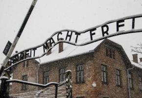 Pour se racheter, le policier a tenu à se rendre au camp d’extermination en Pologne. (123RF/Brais Seara Fernandez)