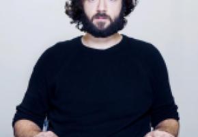 Charles Nouveau est velu, mais il est aussi drôle. DR