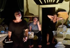 La pièce ressemble par moments à une joyeuse loufoquerie. DR