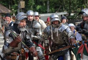 Une fois par année, le petit village d’Andilly, en Haute-Savoie, fait un saut de sept cents ans dans le passé. THIBAUT DEMURGé