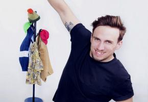 Toujours absurde, souvent drôle, Yoann Provenzano ne laisse pas indifférent. DR