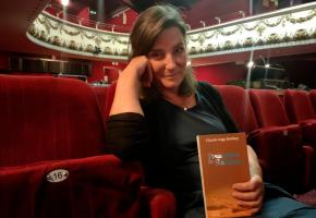 Claude-Inga Barbey revient sur le devant de la scène avec la Revue et un recueil de chroniques. MP