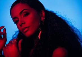 La chanteuse française sait admirablement jouer de son image. DR