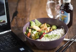 «ReBOX», un récipient d’emballage violet que l’on commence à voir partout. DR