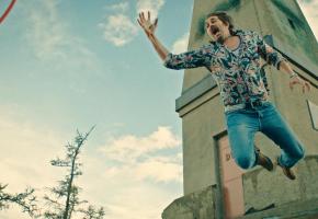 Les séries suisses seront à l’honneur. Ici une scène de «Tschugger», saison 2. DR 