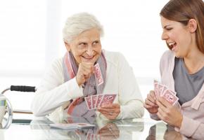 Les jeunes partageront aussi des moment de complicité avec leurs aînés. 123RF/STYLEPHOTOGRAPHS