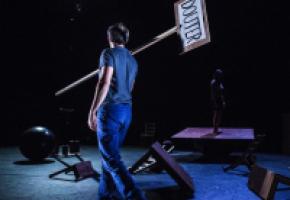 Yoann Bourgeois est un artiste atypique et attachant. DR