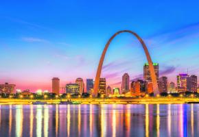 Symbole de la ville, la «Gateway Arch» mesure 192 mètres de haut. Elle est consacrée à la conquête de l’Ouest,